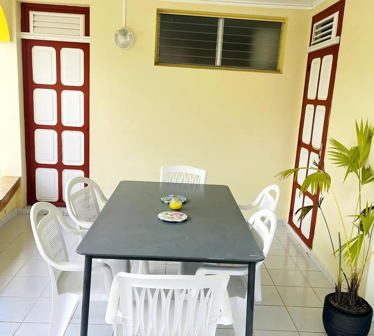 Grande Maison Familiale Ou Entre Amis A 5 Minutes De La Plage Les Trois-Ilets Appartamento